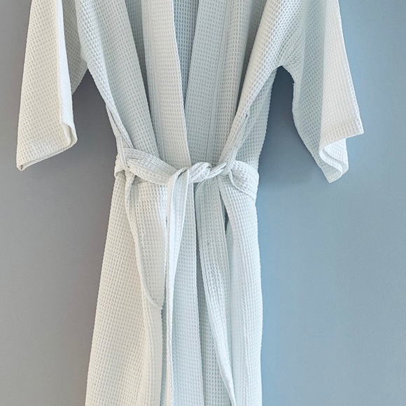 Cypress Hotel and Spa robe - Picture 5 of 10